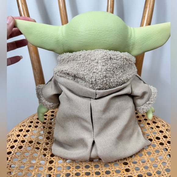 Star Wars Grogu/Baby Yoda plush toy, Collectible squishy doll - Picture 6 of 10
